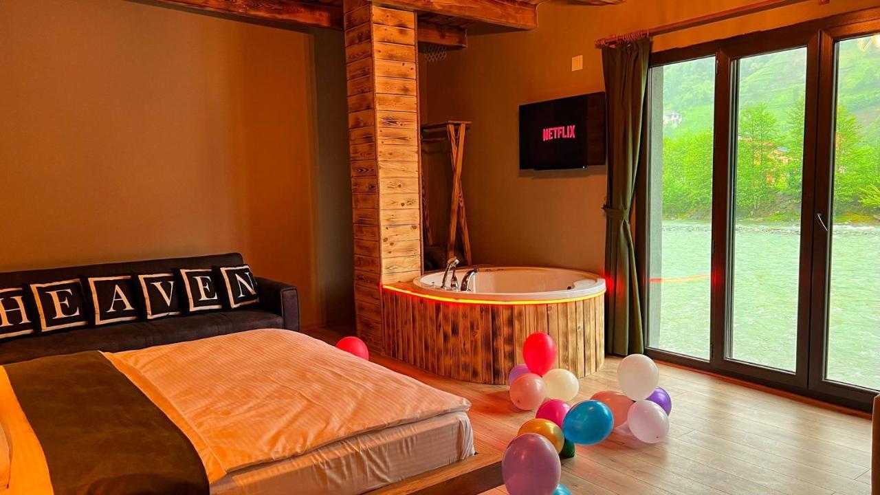 Heaven Vip Wooden Palace Bed & Breakfast Ardesen ภายนอก รูปภาพ